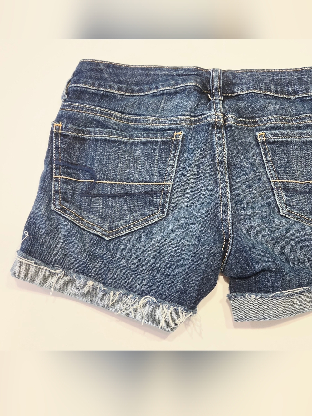 American Eagle AE Midi Dark Wash Stretch Denim Cuffed Women’s Shorts, Size 2 - Picture 3 of 6